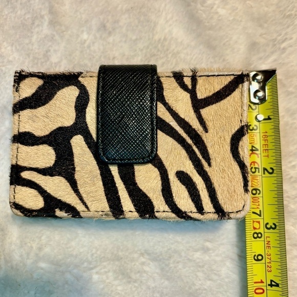 Adorable Wallet Animal Print Faux Fur Snap Close Camel Brown Black 5 Slots - Picture 9 of 11